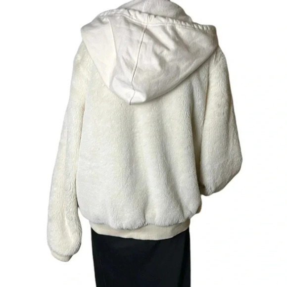Faux  fur bomber jacket hoodie, zipper, LIKE NEW, cream,detachable hood,mob wife - Picture 6 of 14
